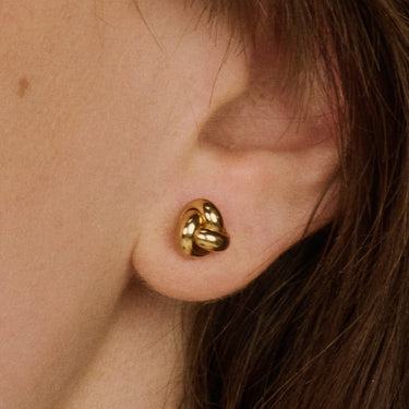 Gevlochten Knoop Oorstekers 8mm 14k Geelgoud
