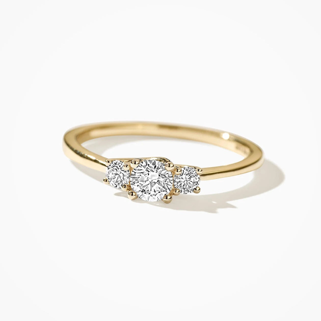 Geelgouden verlovingsring met diamant uit de collectie van Rosy Barker